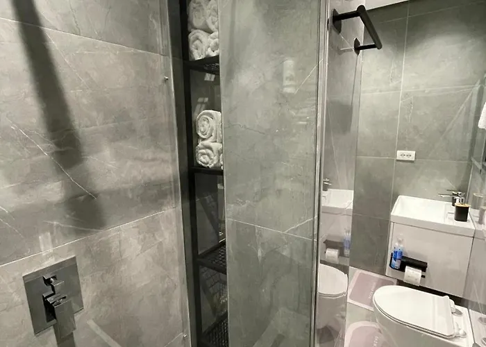 别墅 Duka 62 Embassy Block 地拉那